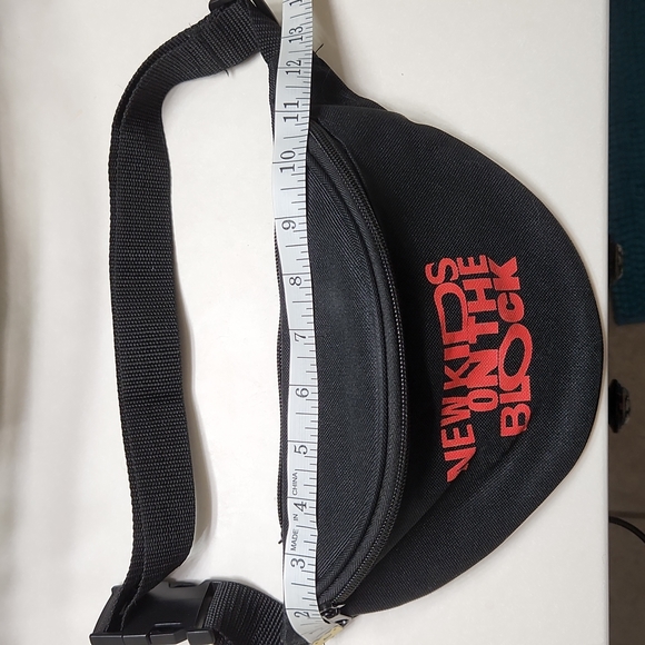 NWOT New Kids on the Block fanny pack - Picture 6 of 6